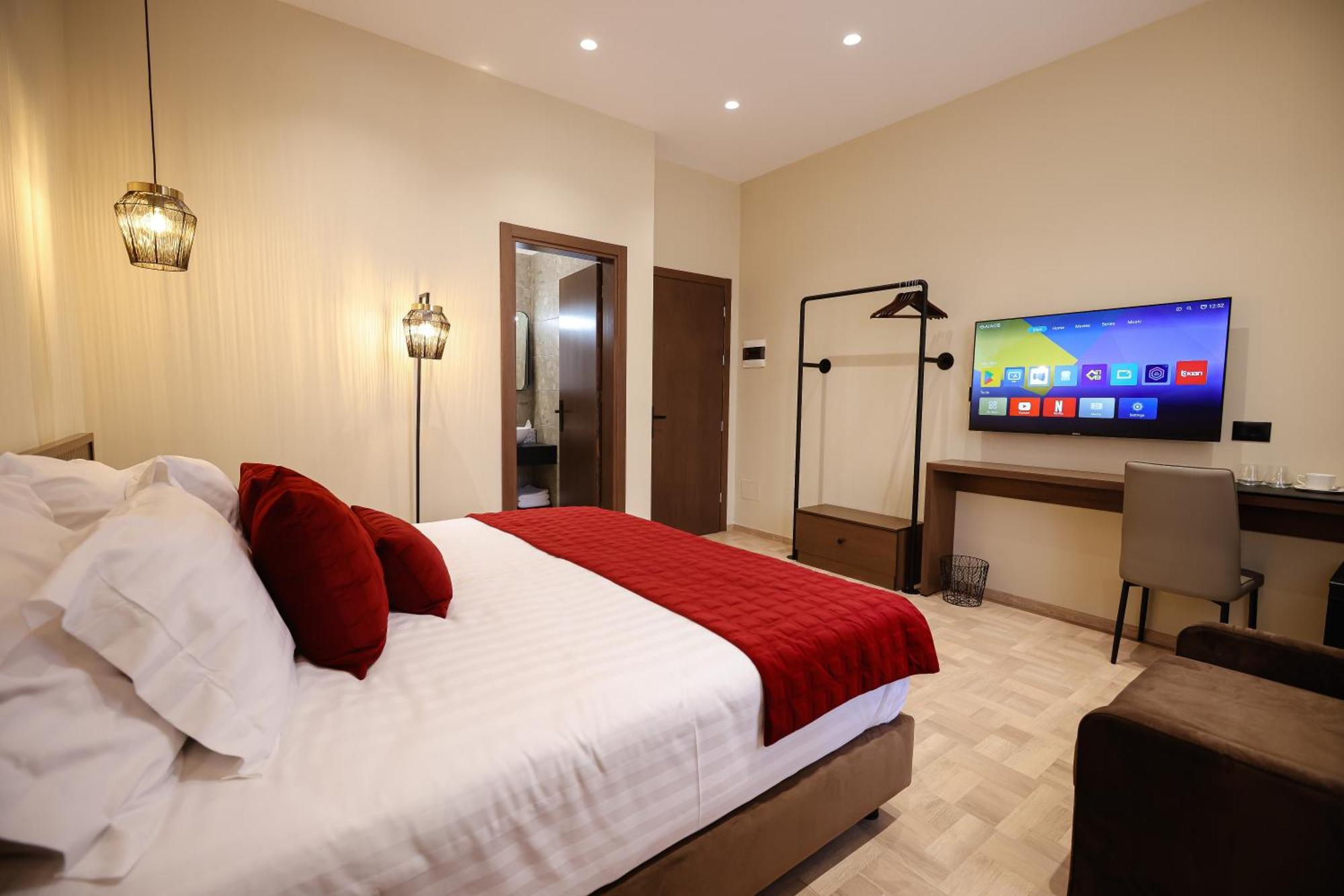 Cloud 5 Blloku Rooms Tirana Esterno foto