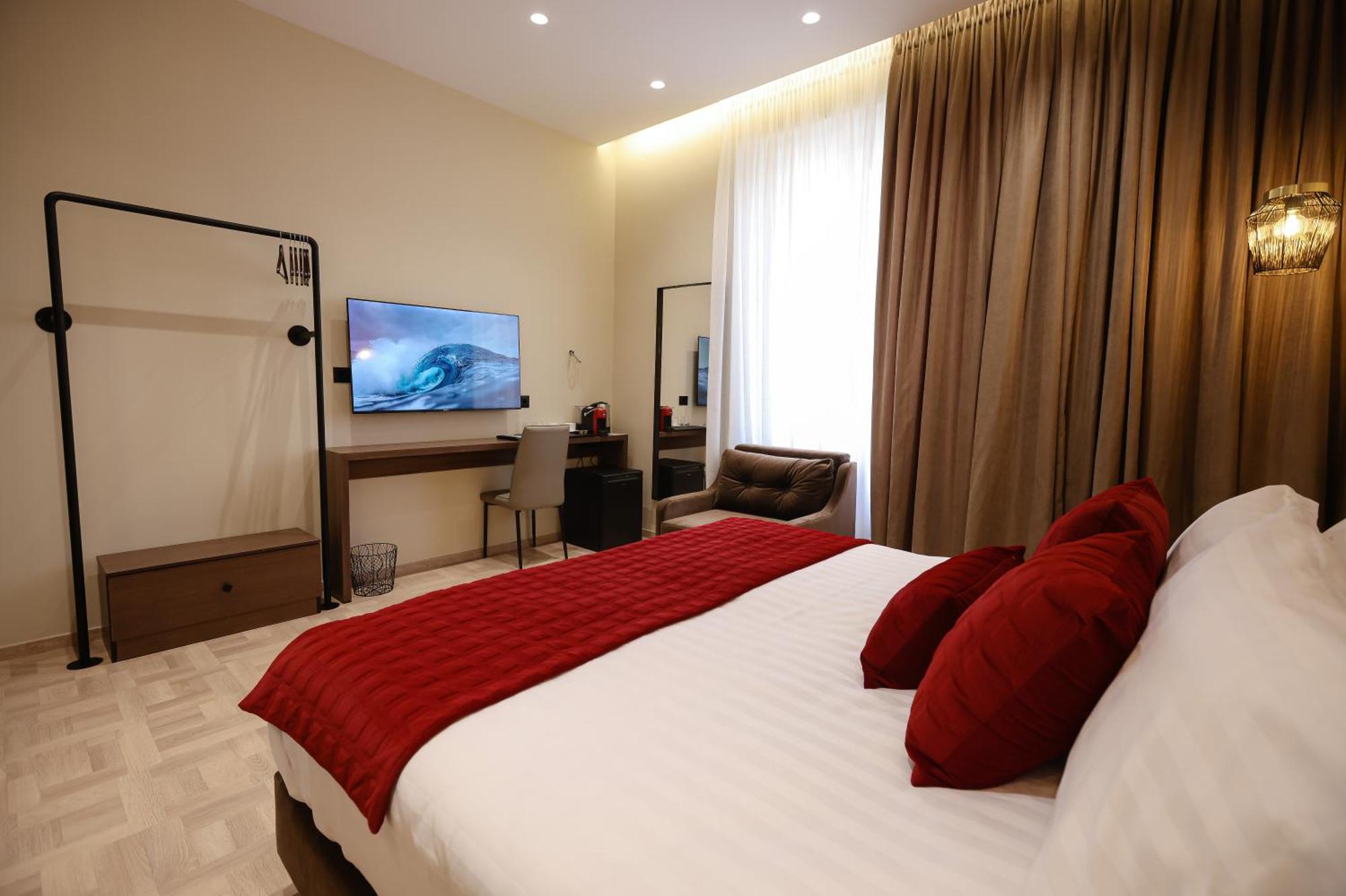 Cloud 5 Blloku Rooms Tirana Esterno foto